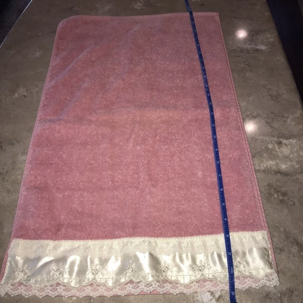 1 JC Penney Home Collection Pink Hand Towel 1 Cannon Lace Trimmed 100% Cotton